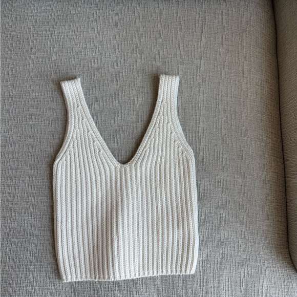 The Drop Tops - The Drop Women's Sylvie Double V-Neck Textured Rib Cropped Sweater Tank
